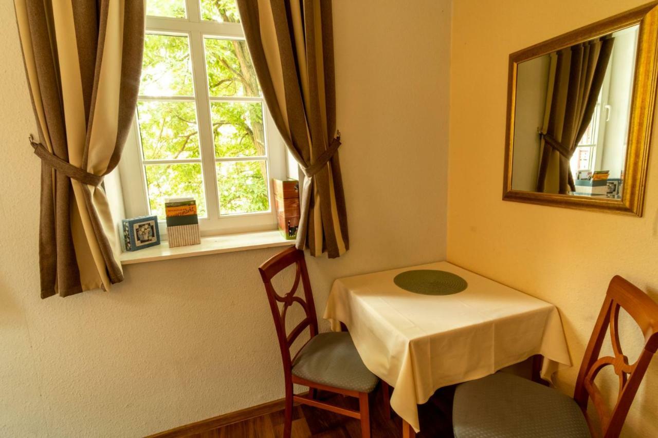 Gutshaus Von Bismarck Apartment An der Schmucke Bagian luar foto